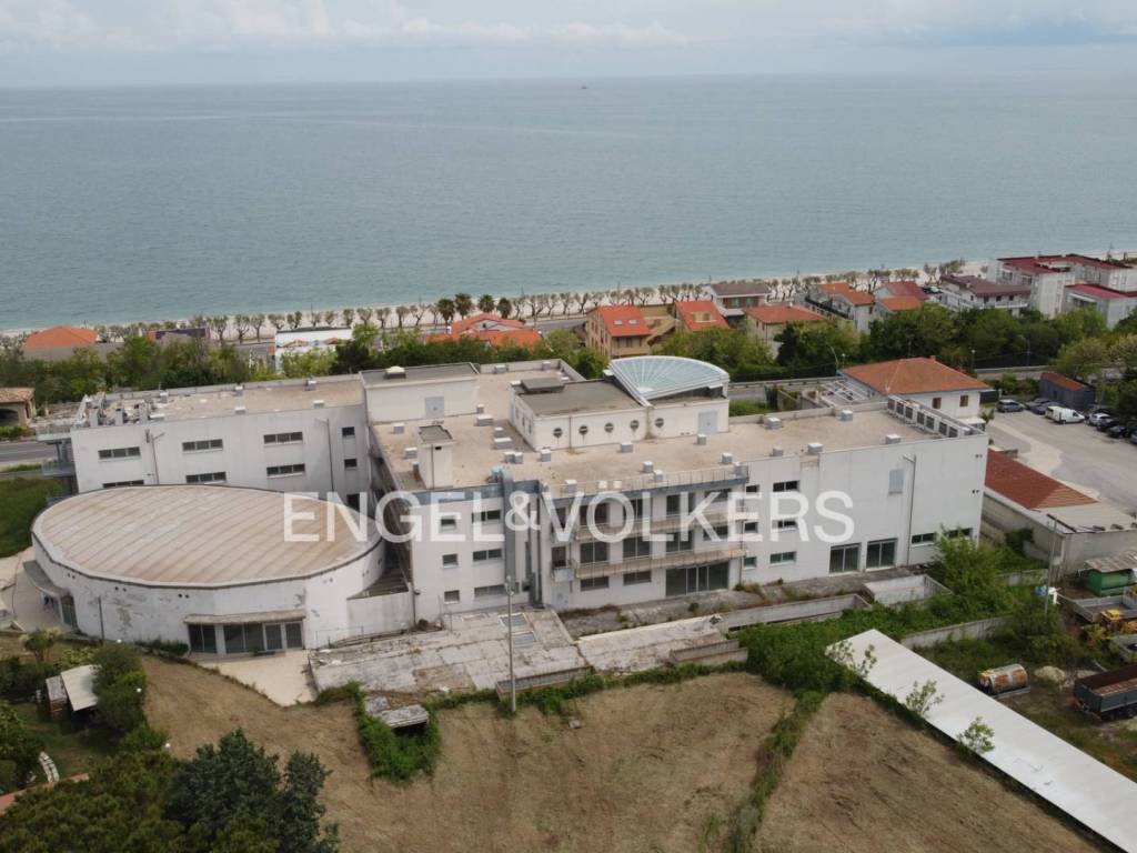 negozio in vendita a Fossacesia in zona Fossacesia Marina