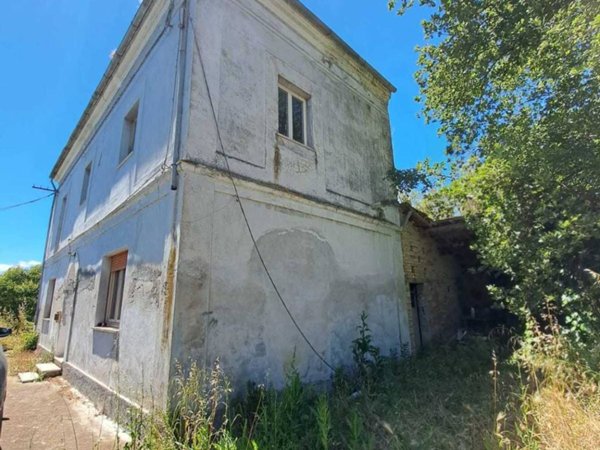 casa indipendente in vendita a Fossacesia in zona Fossacesia Marina