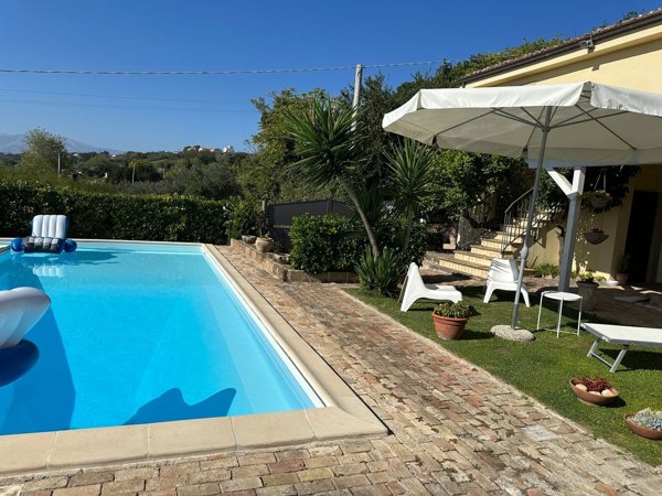 casa indipendente in vendita a Fossacesia