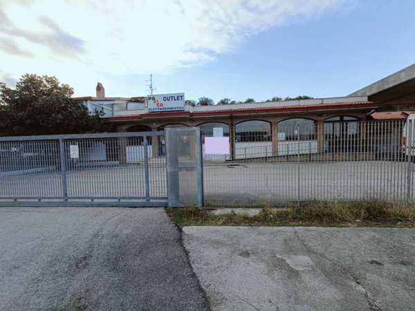 negozio in vendita a Fossacesia