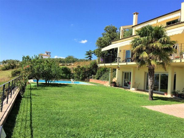 casa indipendente in vendita a Fossacesia