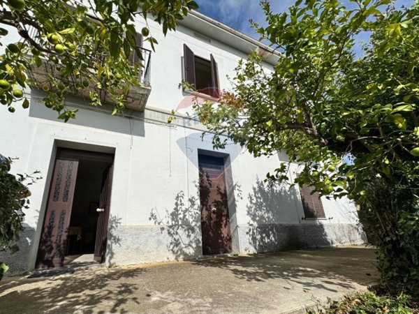 casa indipendente in vendita a Fossacesia in zona Villa Scorciosa