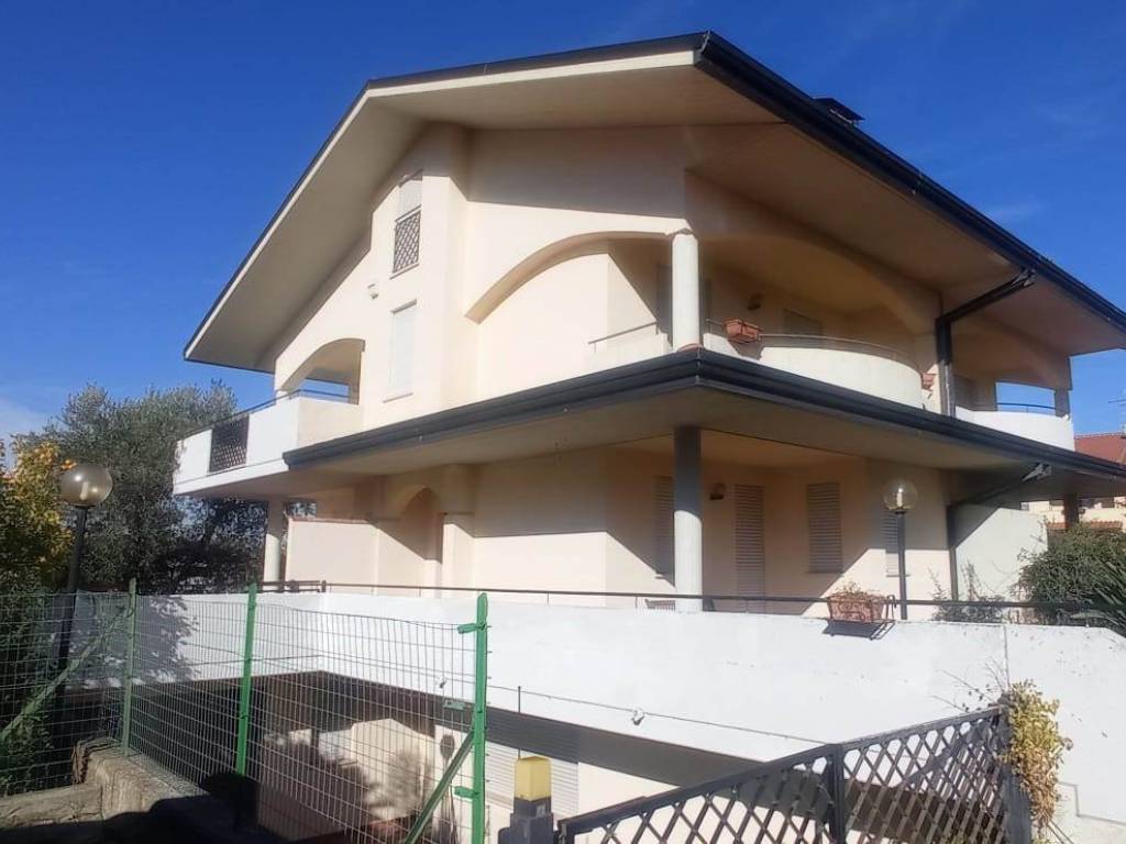 casa indipendente in vendita a Fossacesia in zona Villa Scorciosa