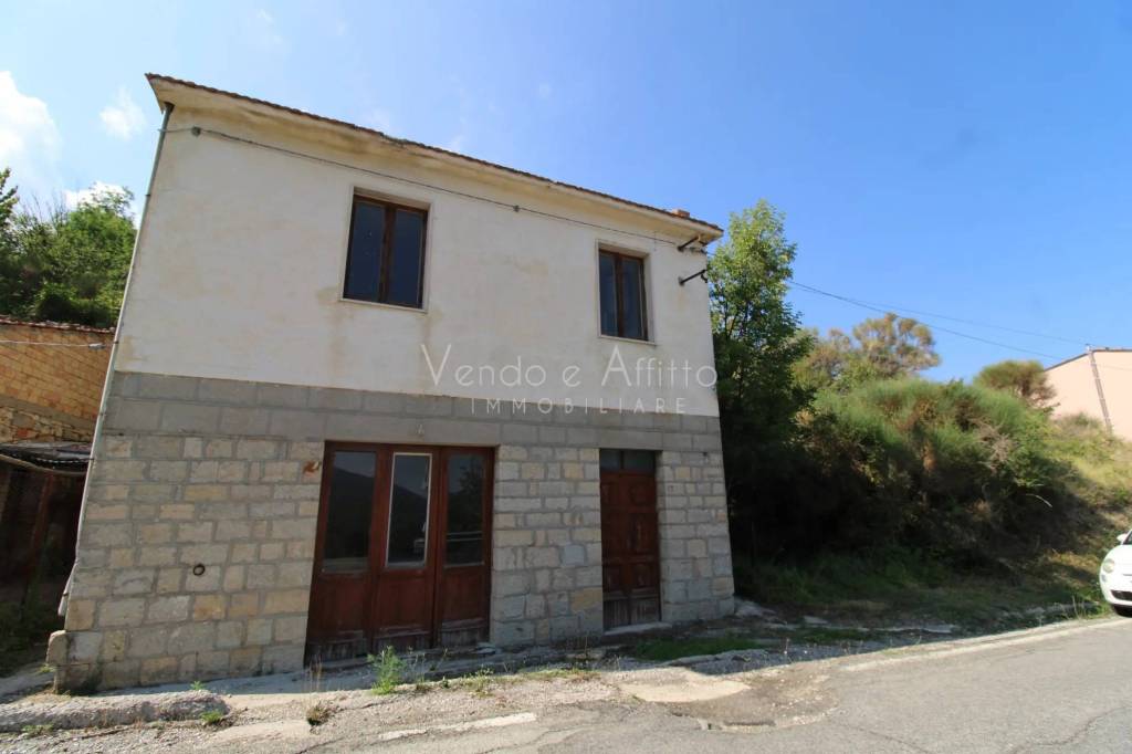 casa indipendente in vendita a Fraine