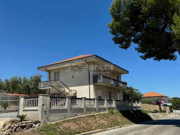 pentavano in vendita a Francavilla al Mare