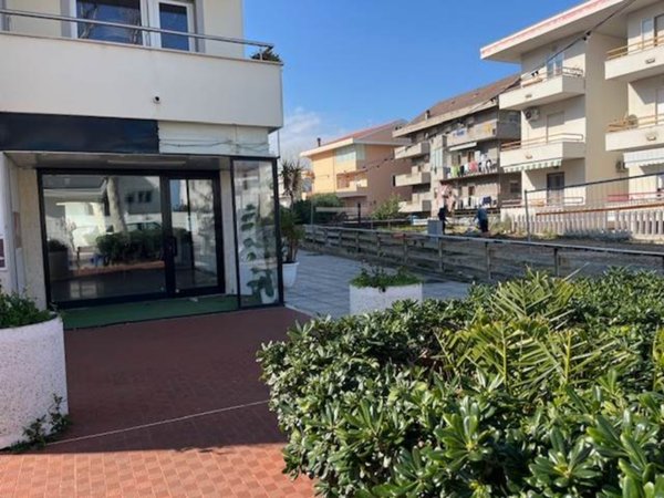 negozio in vendita a Francavilla al Mare