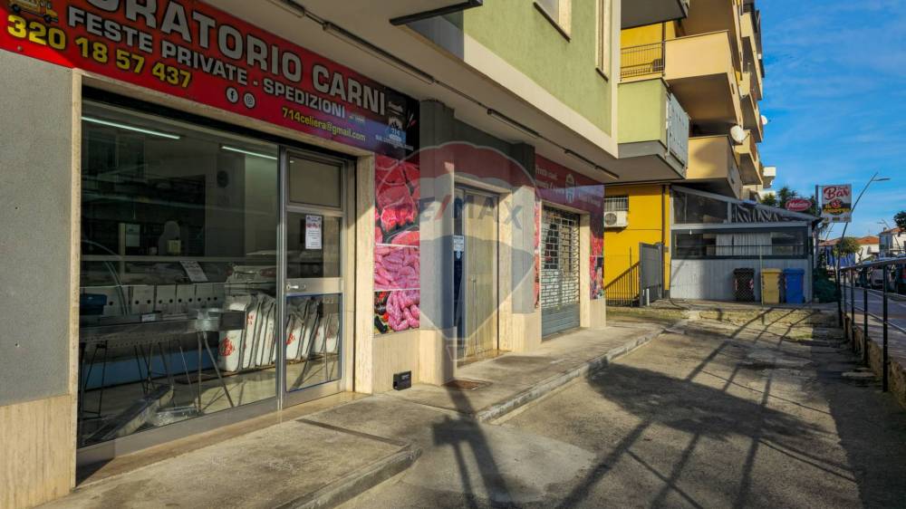 locale commerciale in vendita a Francavilla al Mare