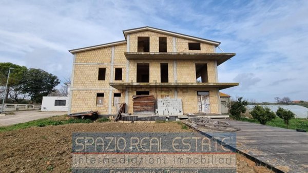 intera palazzina in vendita a Francavilla al Mare in zona Arenaro