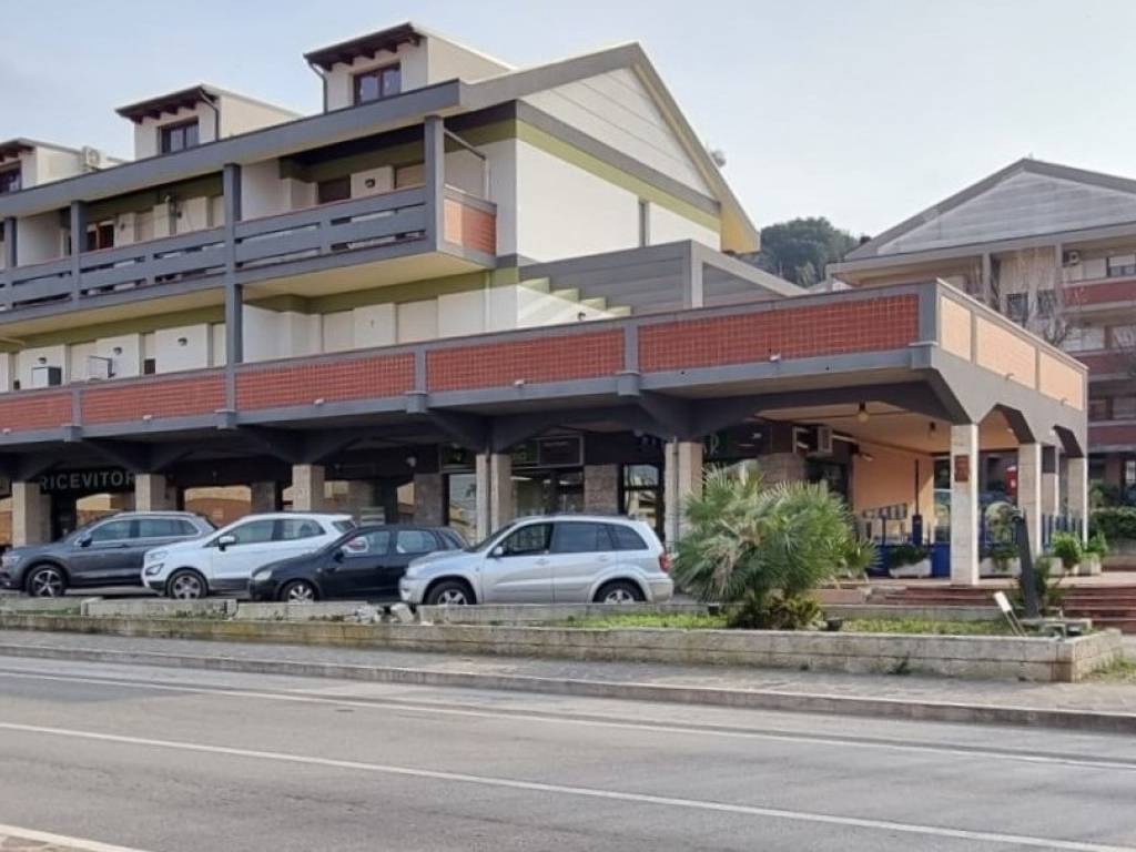 negozio in vendita a Francavilla al Mare