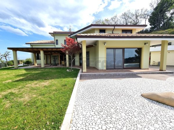 casa indipendente in vendita a Francavilla al Mare