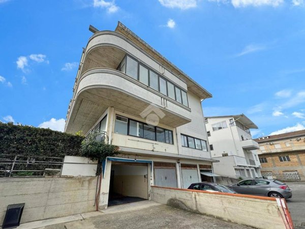 locale commerciale in vendita a Francavilla al Mare