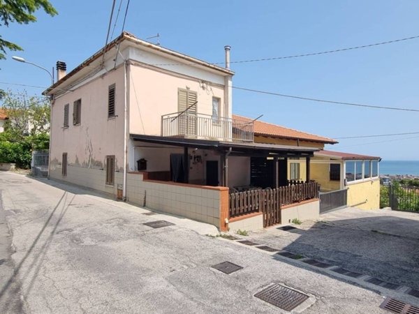 casa indipendente in vendita a Francavilla al Mare in zona Villanesi