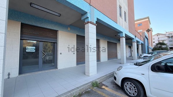 locale commerciale in vendita a Francavilla al Mare
