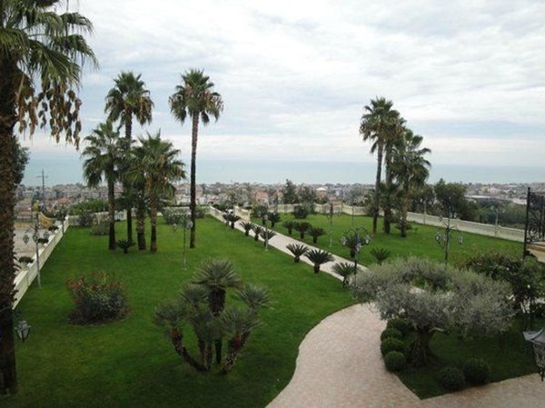 negozio in vendita a Francavilla al Mare in zona Pretaro