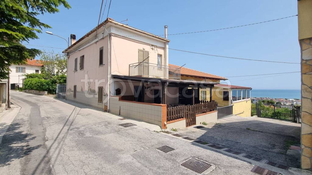 casa indipendente in vendita a Francavilla al Mare in zona Villanesi