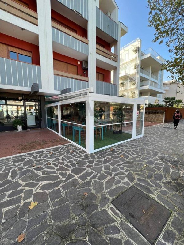 locale commerciale in vendita a Francavilla al Mare
