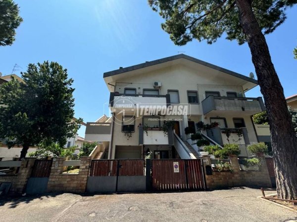 casa indipendente in vendita a Francavilla al Mare in zona Valle Anzuca