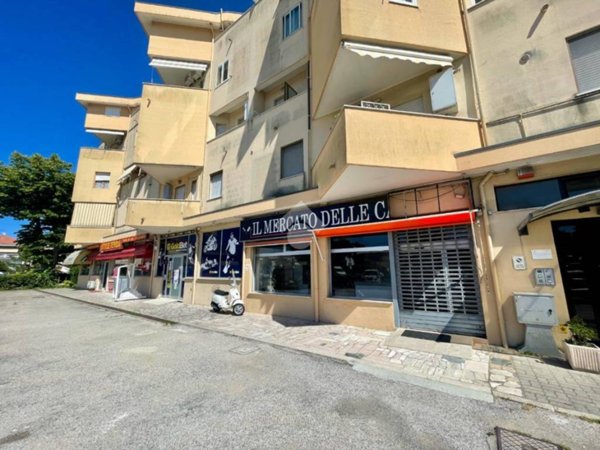 negozio in vendita a Francavilla al Mare in zona Valle Anzuca