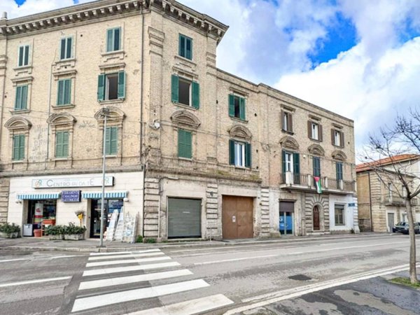 locale commerciale in vendita a Francavilla al Mare