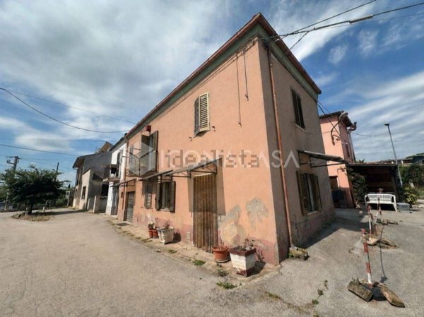 esavano in vendita a Francavilla al Mare in zona Fontechiaro