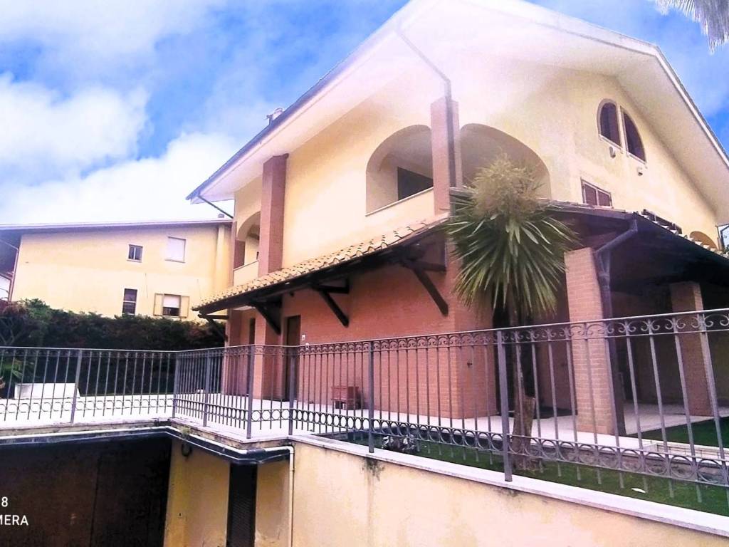 casa indipendente in vendita a Francavilla al Mare in zona Pretaro