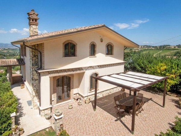 casa indipendente in vendita a Francavilla al Mare in zona Valle Anzuca
