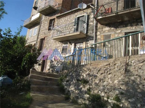 casa indipendente in vendita a Fresagrandinaria