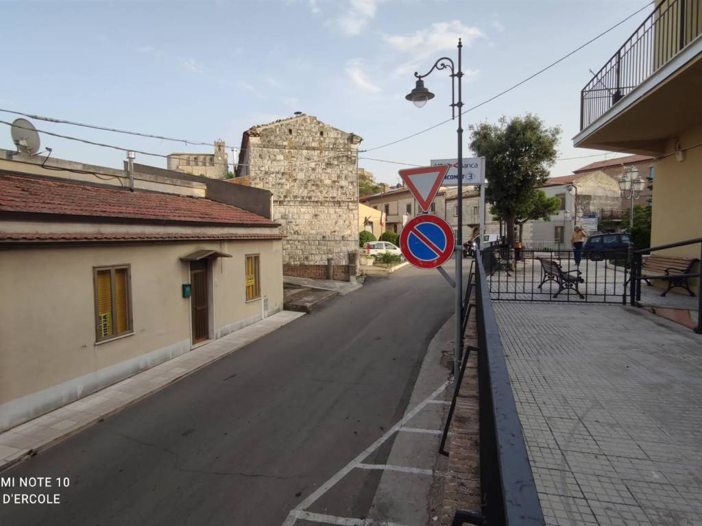 casa indipendente in vendita a Fresagrandinaria