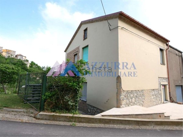 quadrivano in vendita a Fresagrandinaria