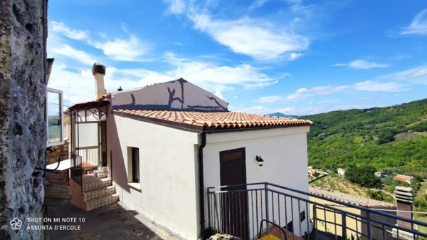 casa indipendente in vendita a Fresagrandinaria