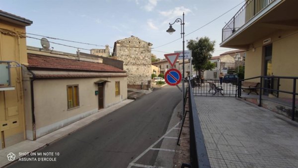 casa indipendente in vendita a Fresagrandinaria