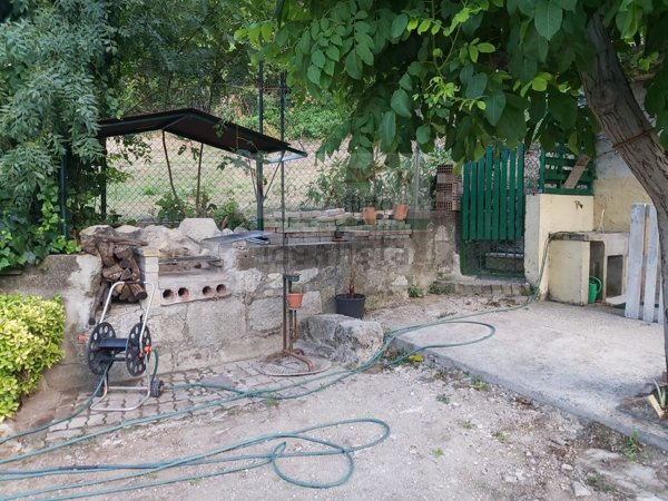 casa indipendente in vendita a Fresagrandinaria