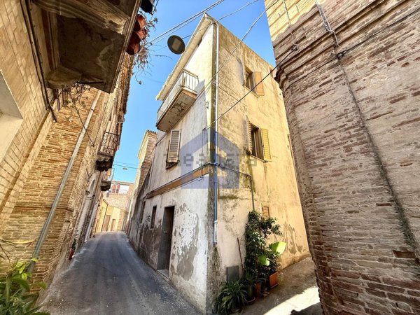 casa indipendente in vendita a Fresagrandinaria