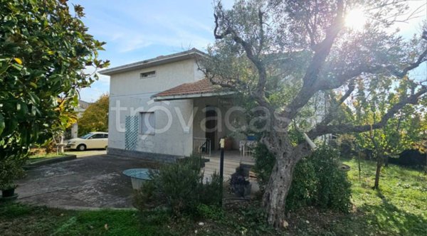 casa indipendente in vendita a Frisa in zona Guastameroli