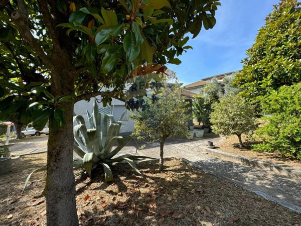 casa indipendente in vendita a Frisa in zona Guastameroli