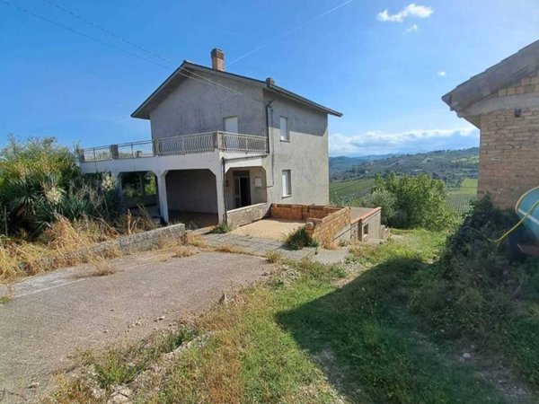 casa indipendente in vendita a Frisa in zona Colle della Fonte