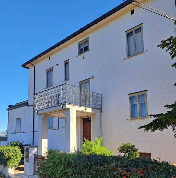 casa indipendente in vendita a Frisa in zona Colle della Fonte