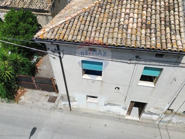 casa indipendente in vendita a Frisa in zona Guastameroli