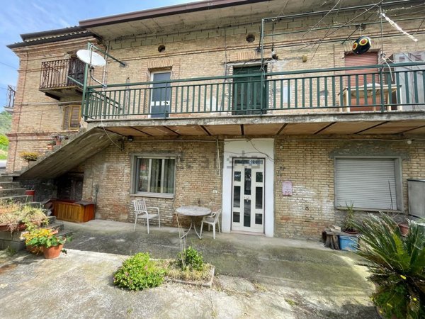 casa indipendente in vendita a Frisa in zona Vallone