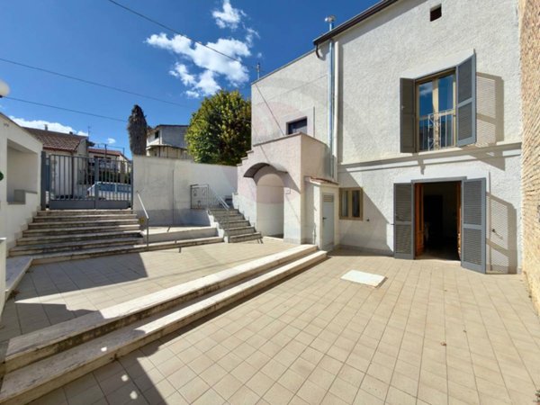 casa indipendente in vendita a Frisa in zona Colle della Fonte