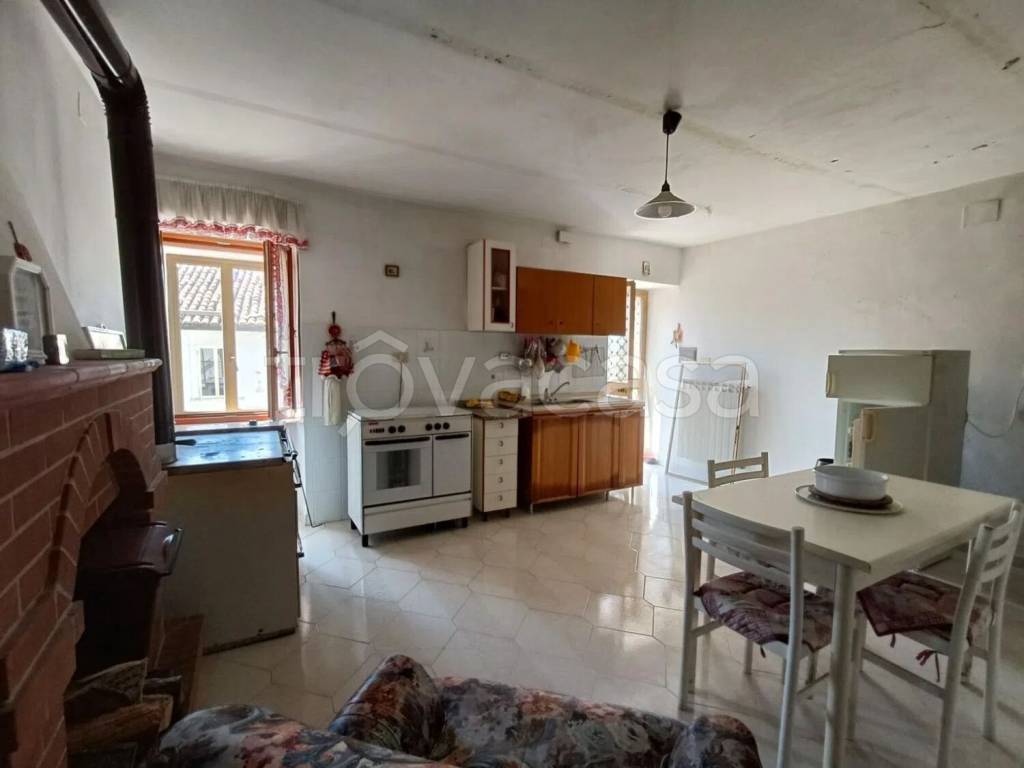 casa indipendente in vendita a Gamberale