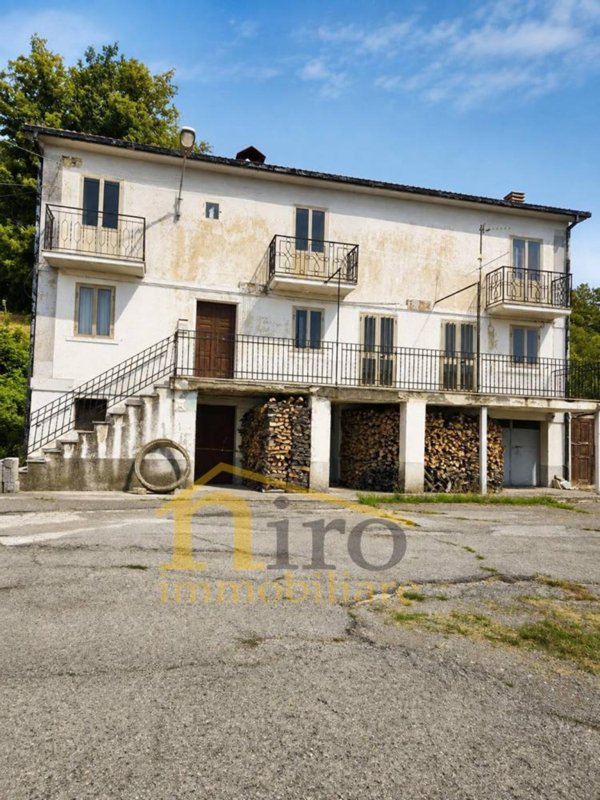 casa indipendente in vendita a Gamberale