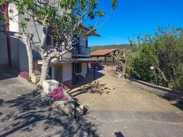 casa indipendente in vendita a Gessopalena