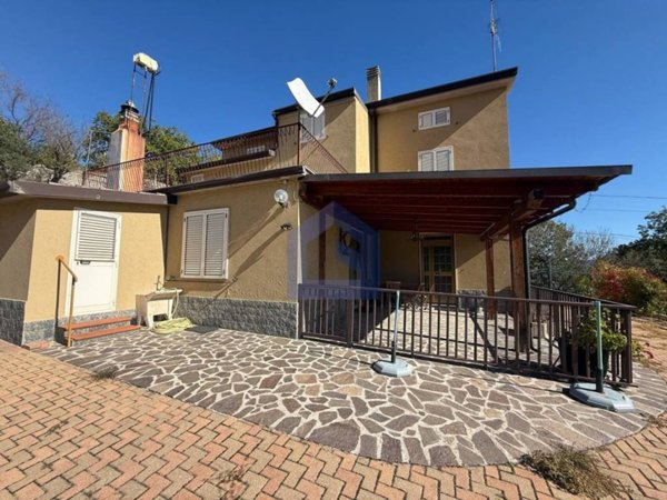casa indipendente in vendita a Gessopalena in zona Pastini