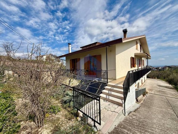 casa indipendente in vendita a Gessopalena