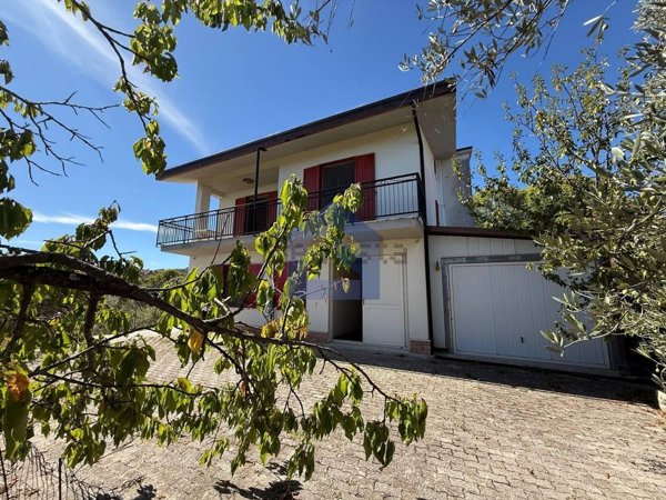 casa indipendente in vendita a Gessopalena in zona Coccioli