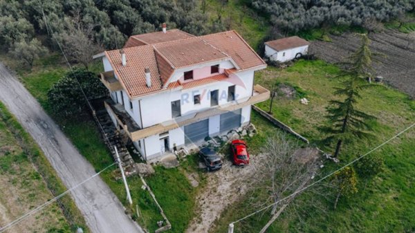 casa indipendente in vendita a Gissi