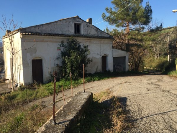 casa semindipendente in vendita a Gissi in zona Peschiola
