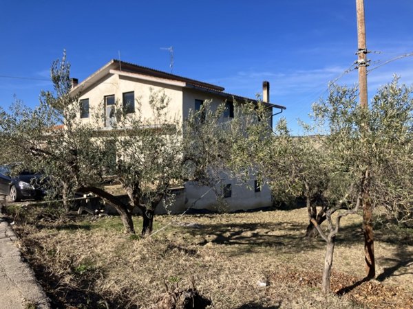 casa indipendente in vendita a Gissi