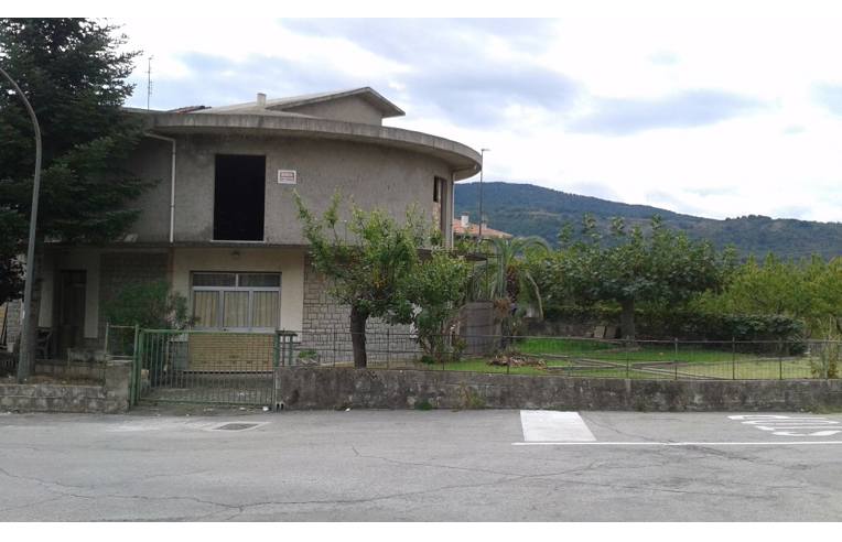 casa indipendente in vendita a Gissi